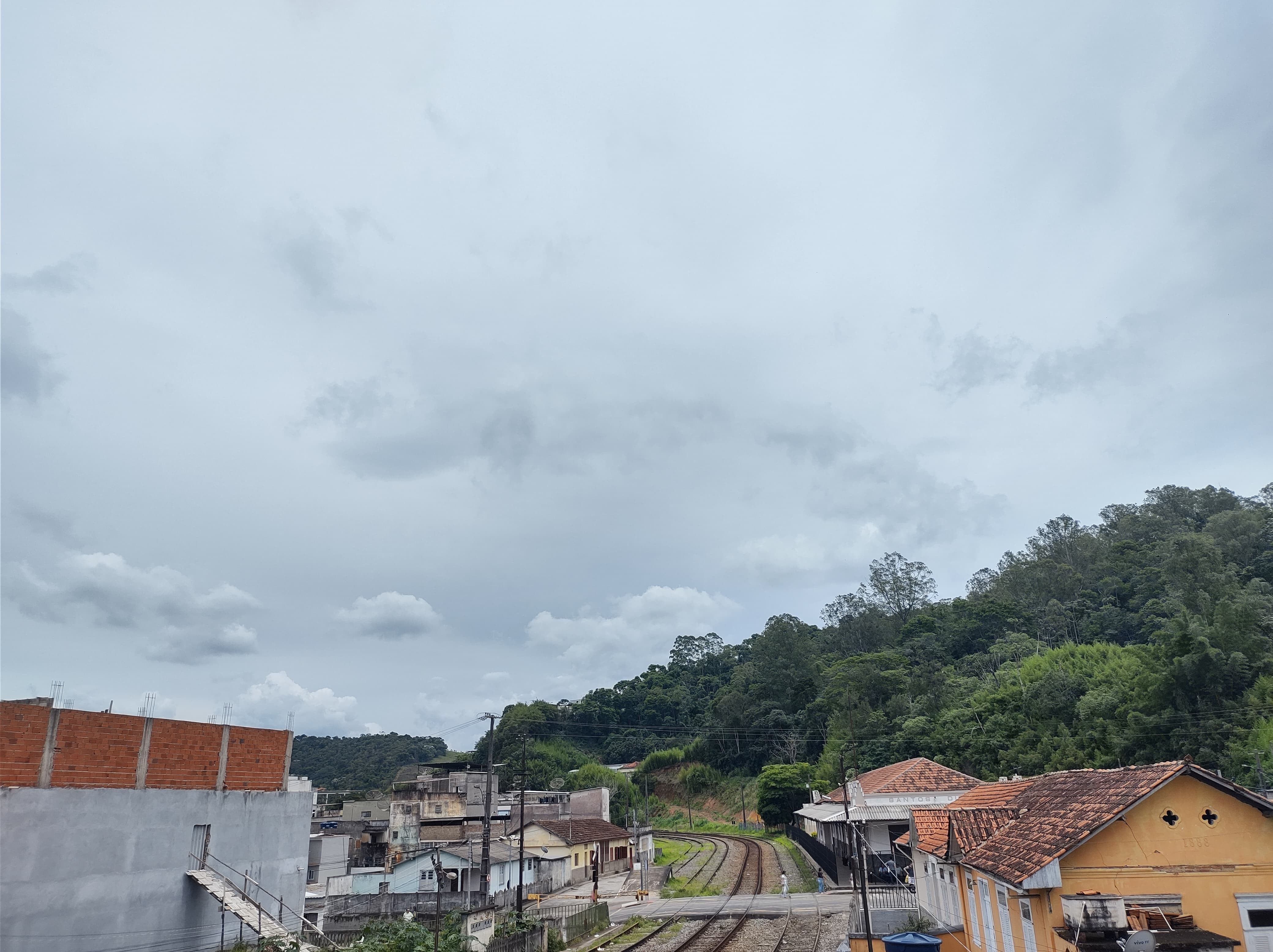 Feriado de Natal será de sol entre nuvens e possibilidade de pancadas de chuva em Santos Dumont